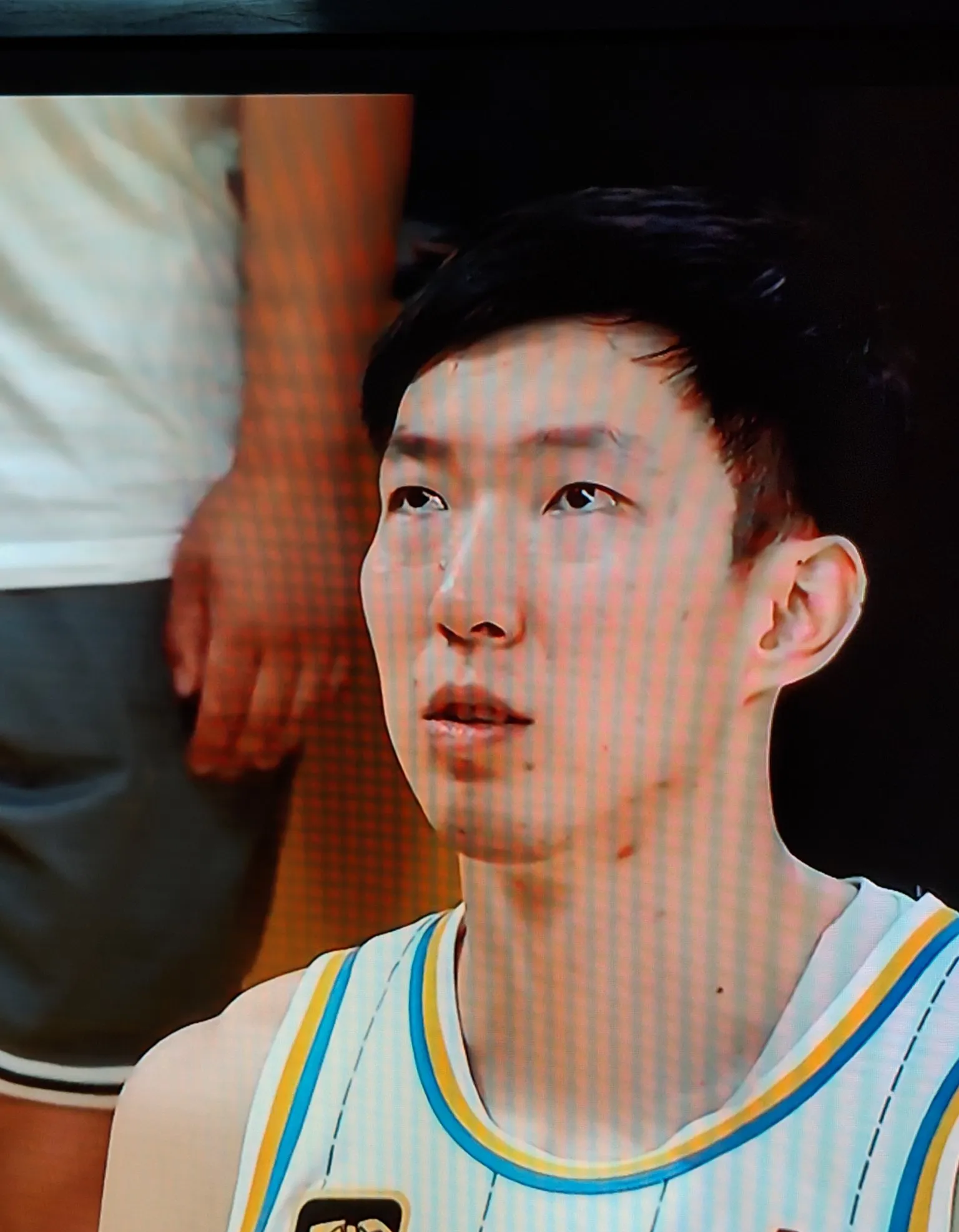 开云入口-里程碑夜！广厦男篮单刀错失，德国杯今晨刷纪录，底气十足，控场能力受关注(00后男生地铁中阻拦男子持刀行凶)