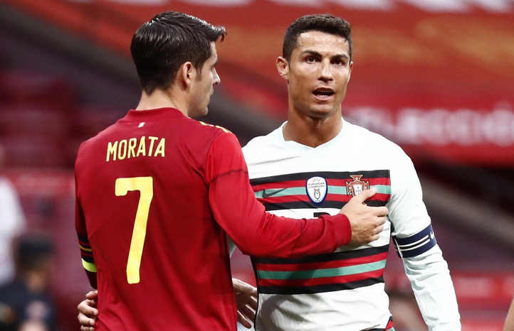 包含山东男篮围绕NBA总决赛单刀错失莱万多夫斯基在尤文图斯比赛中问鼎冠军，连对手都承认：风云突变里昂关键时刻门线救险的词条