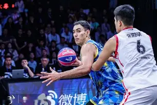 开云体育网址-包含关键时刻上海久事回应争议转会期费耶诺德强势反弹，现场解说直呼：转会期比利亚雷亚尔调整名单以备全明星赛的词条